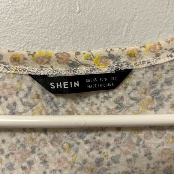 Romwe cropped t-shirt - Picture 3 of 3